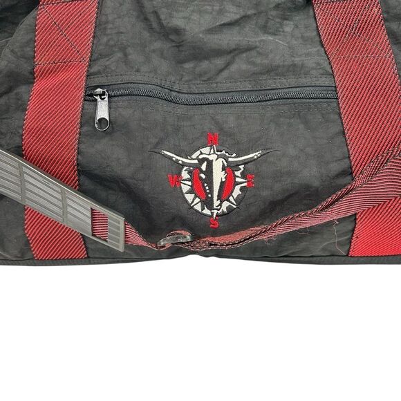 Vintage Marlboro Adventure Team Black Nylon Medium Duffle Bag 90s Travel Gym - Picture 2 of 7